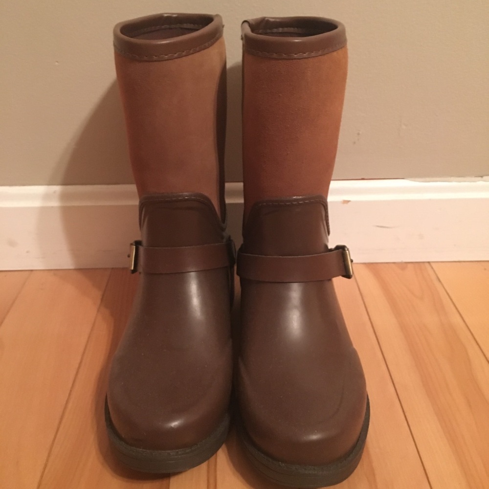UGG RAIN BOOT